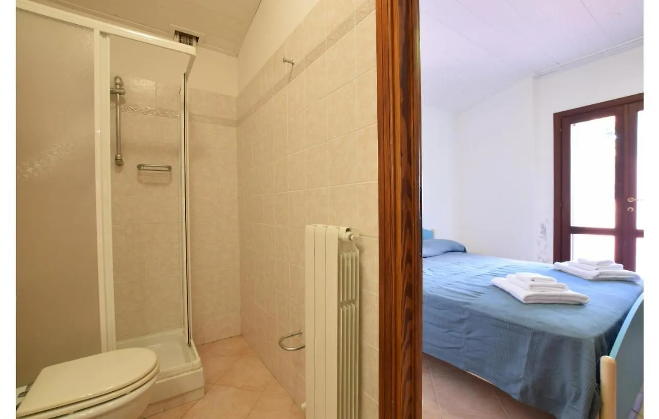 Dom wakacyjny Nice Home In Stintino With House A Panoramic View